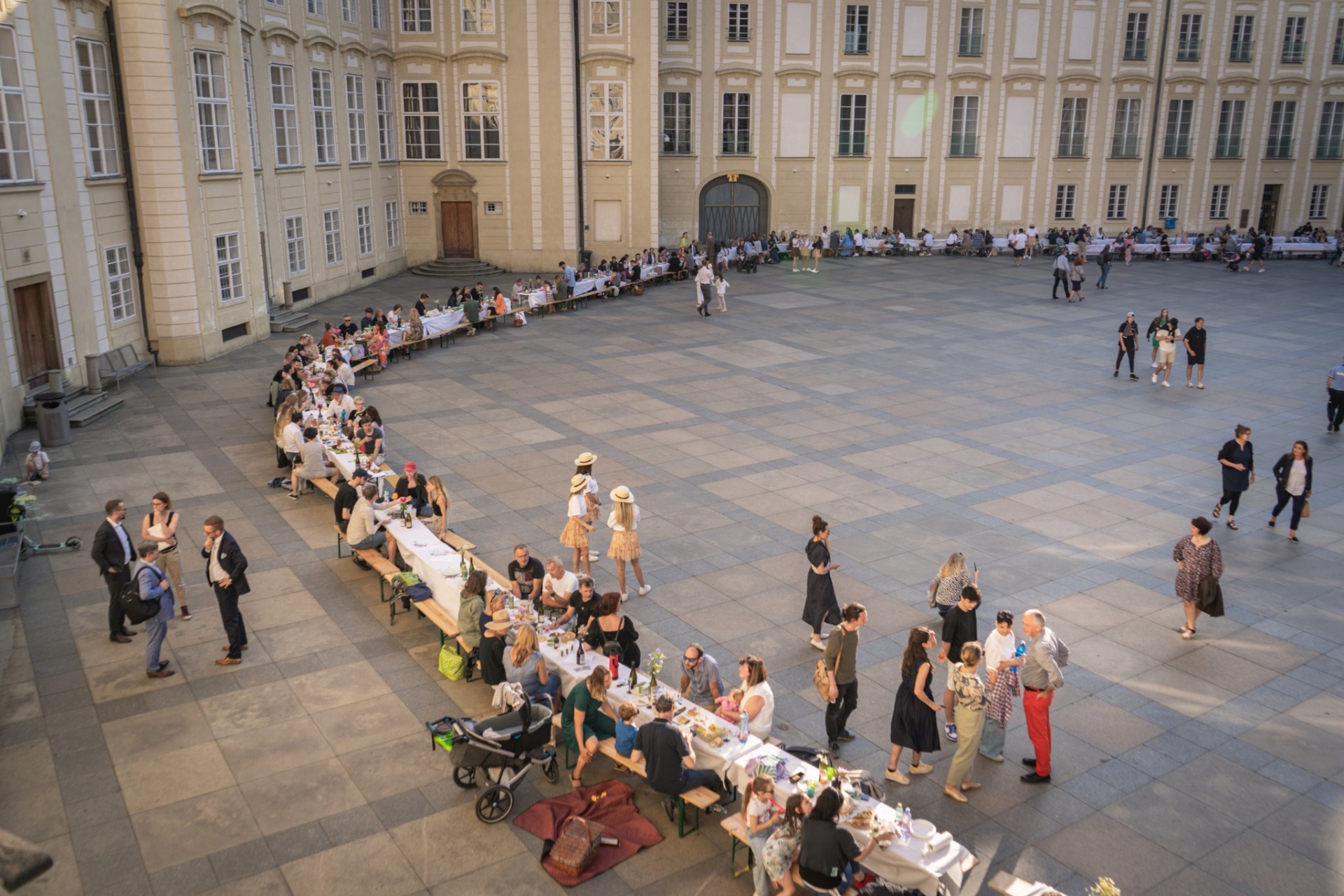 Fotografie 4 projektu Stůl kolem katedrály